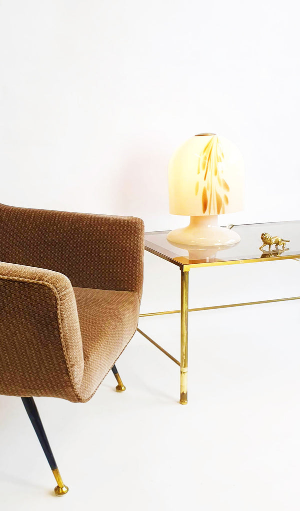 A curated collection of Italian vintage furniture, lighting, and home accessories.