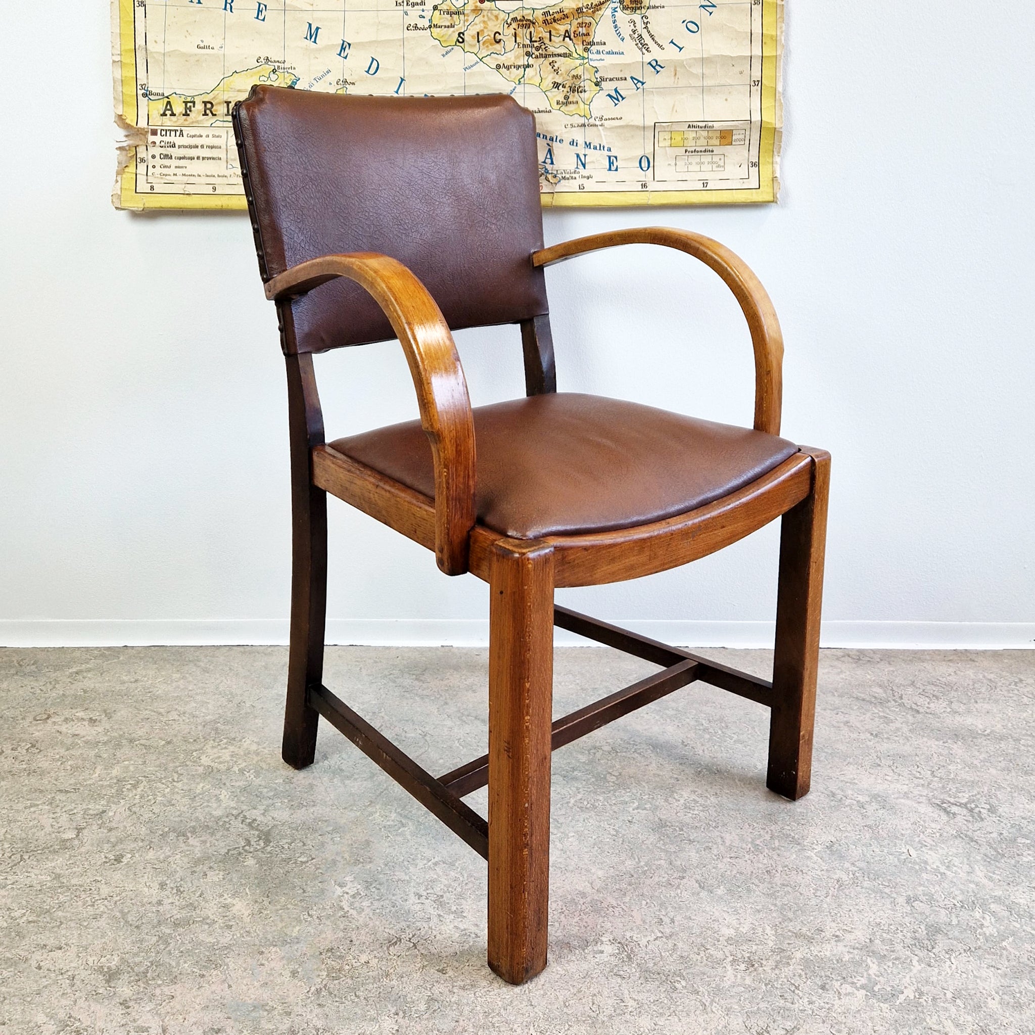 1940s armchair with bentwood armrests