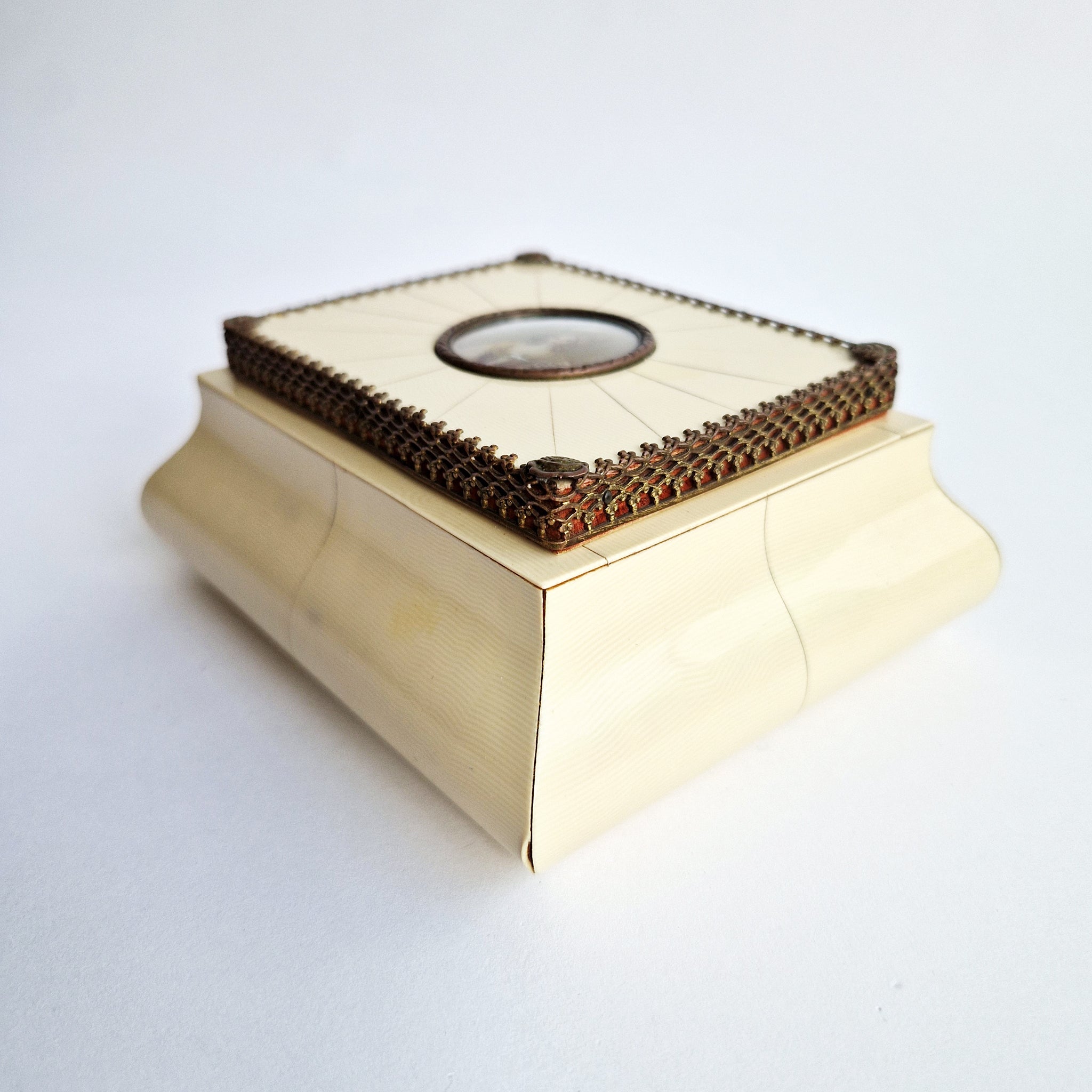 1950s Italian jewelry box with miniature portrait