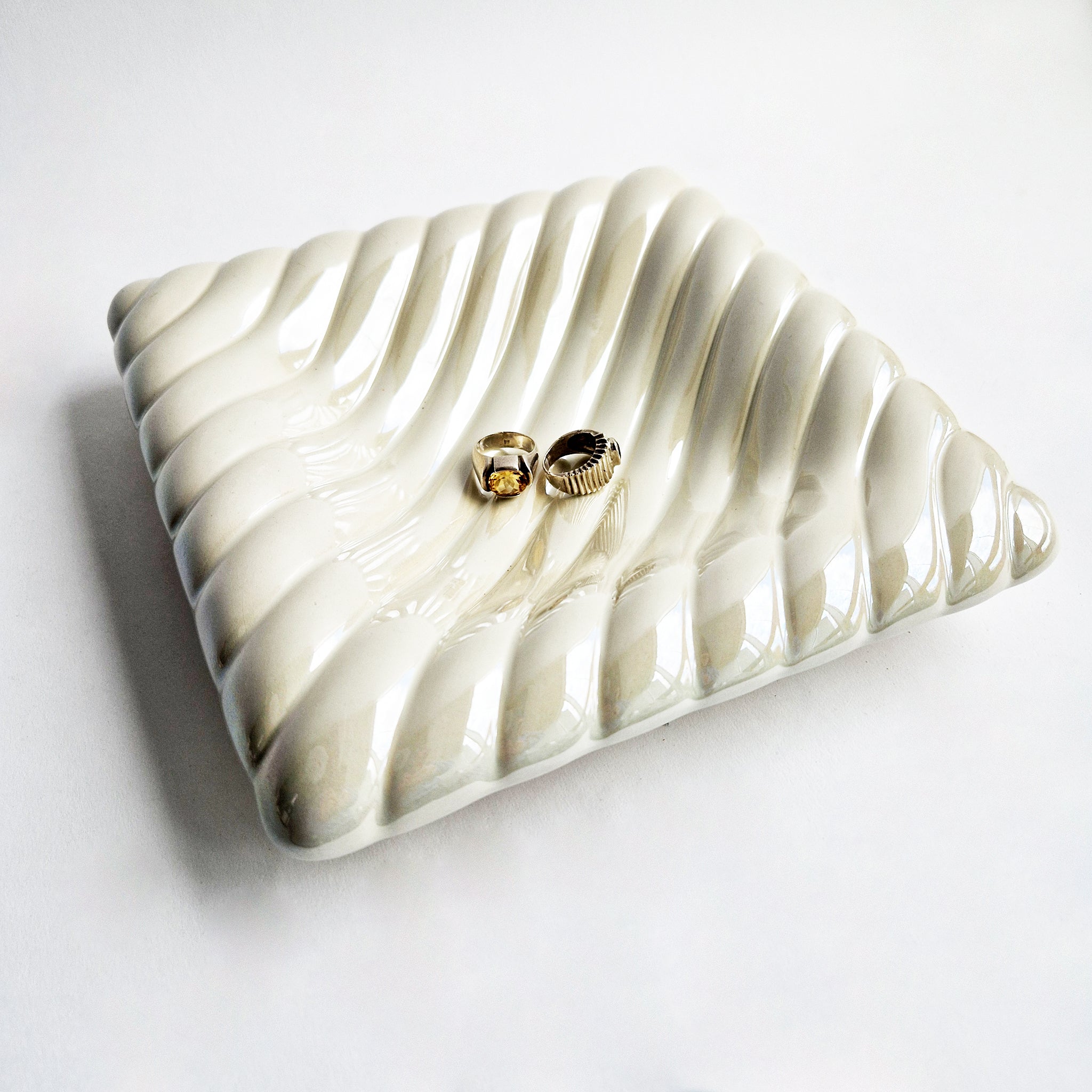 1960s ceramic ribbed plate by Italica Ars