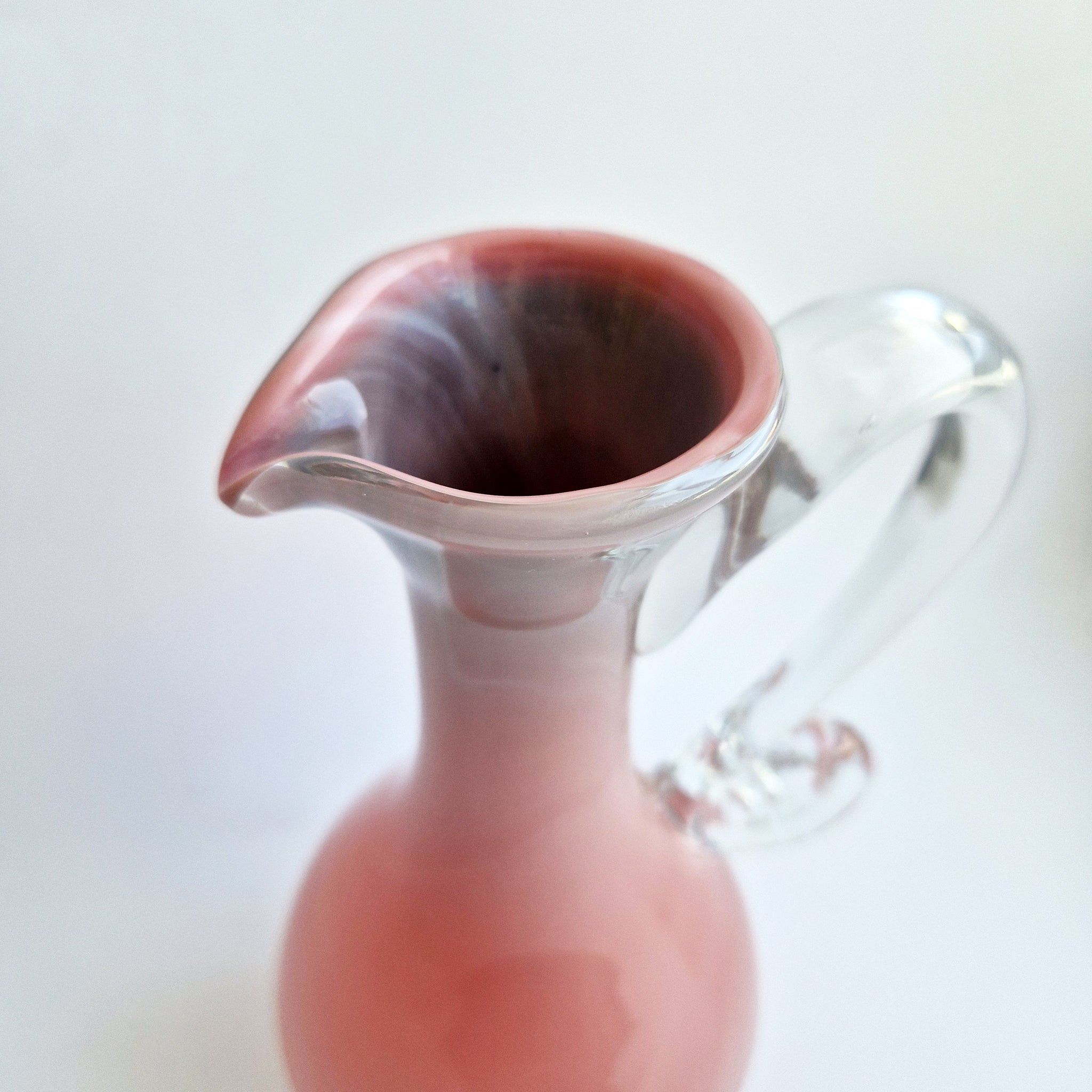 1980s pink glass vase by Jerzy Słuczan-Orkusz