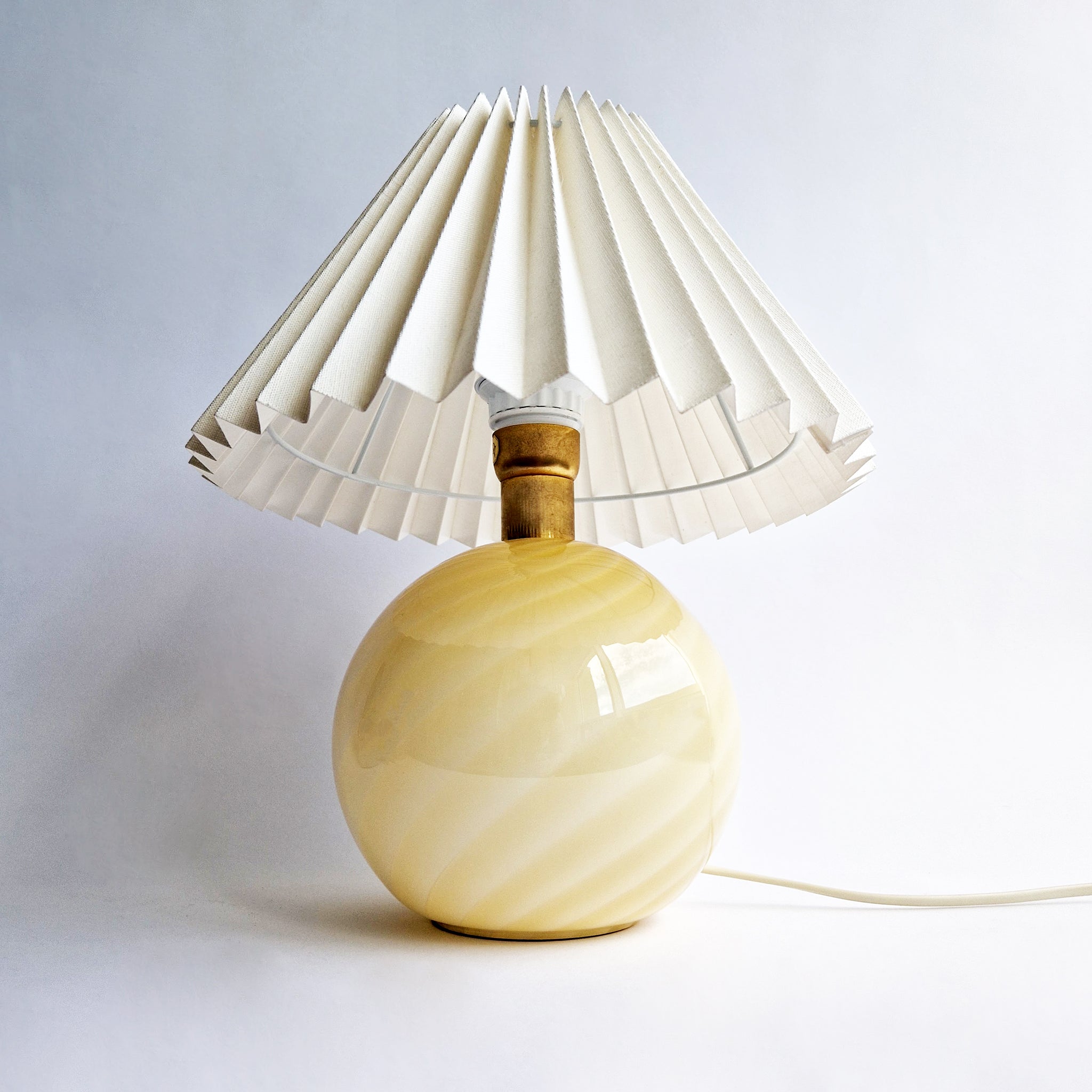 1980s Murano yellow ball table lamp by Da Vinci