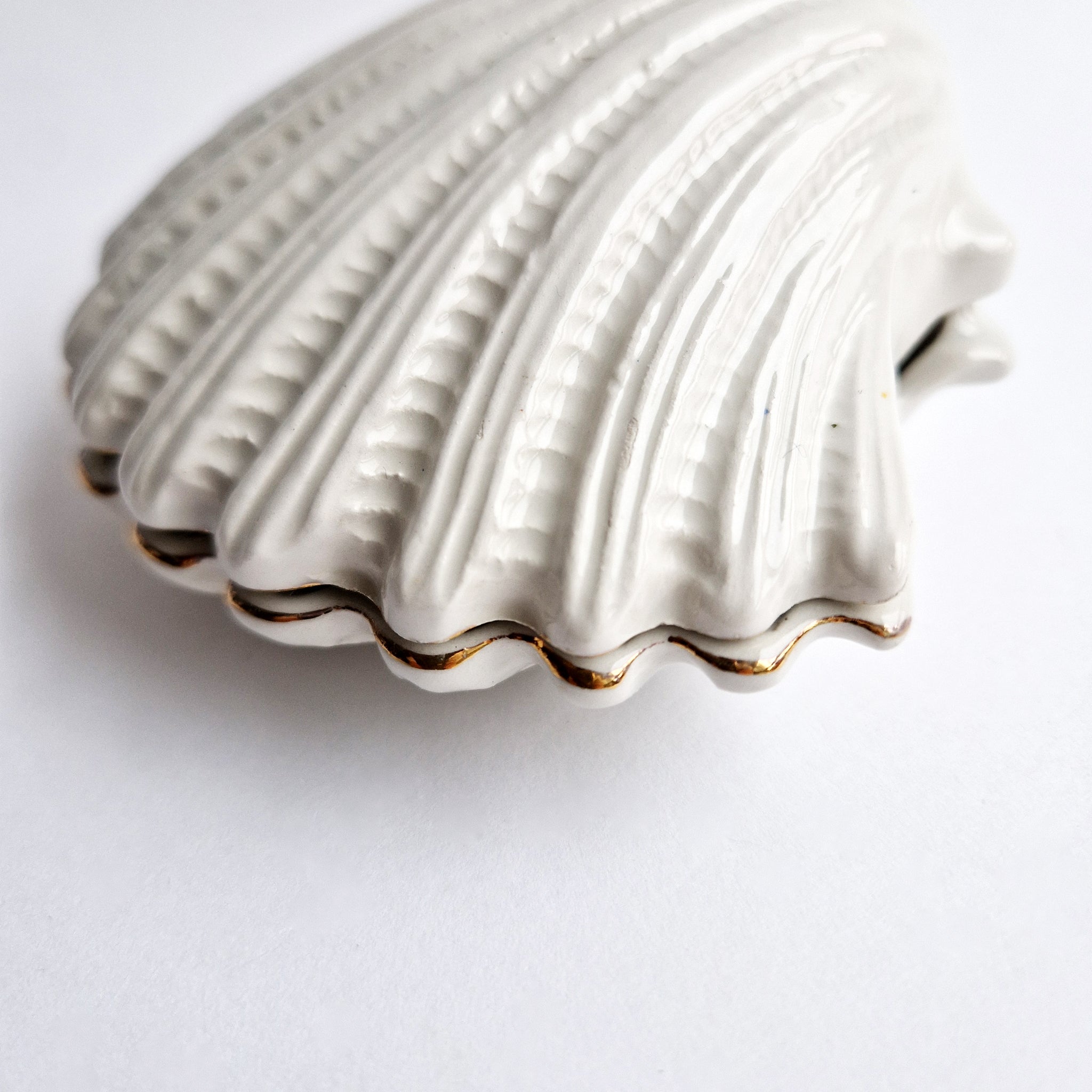 Mid-century ceramic shell trinket dish