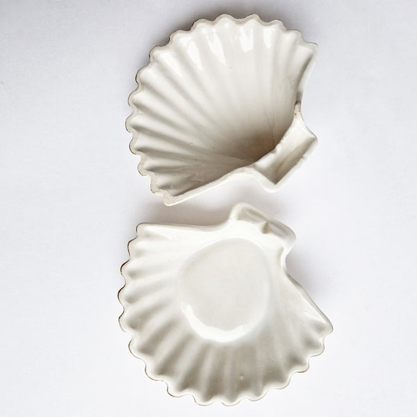 Mid-century ceramic shell trinket dish
