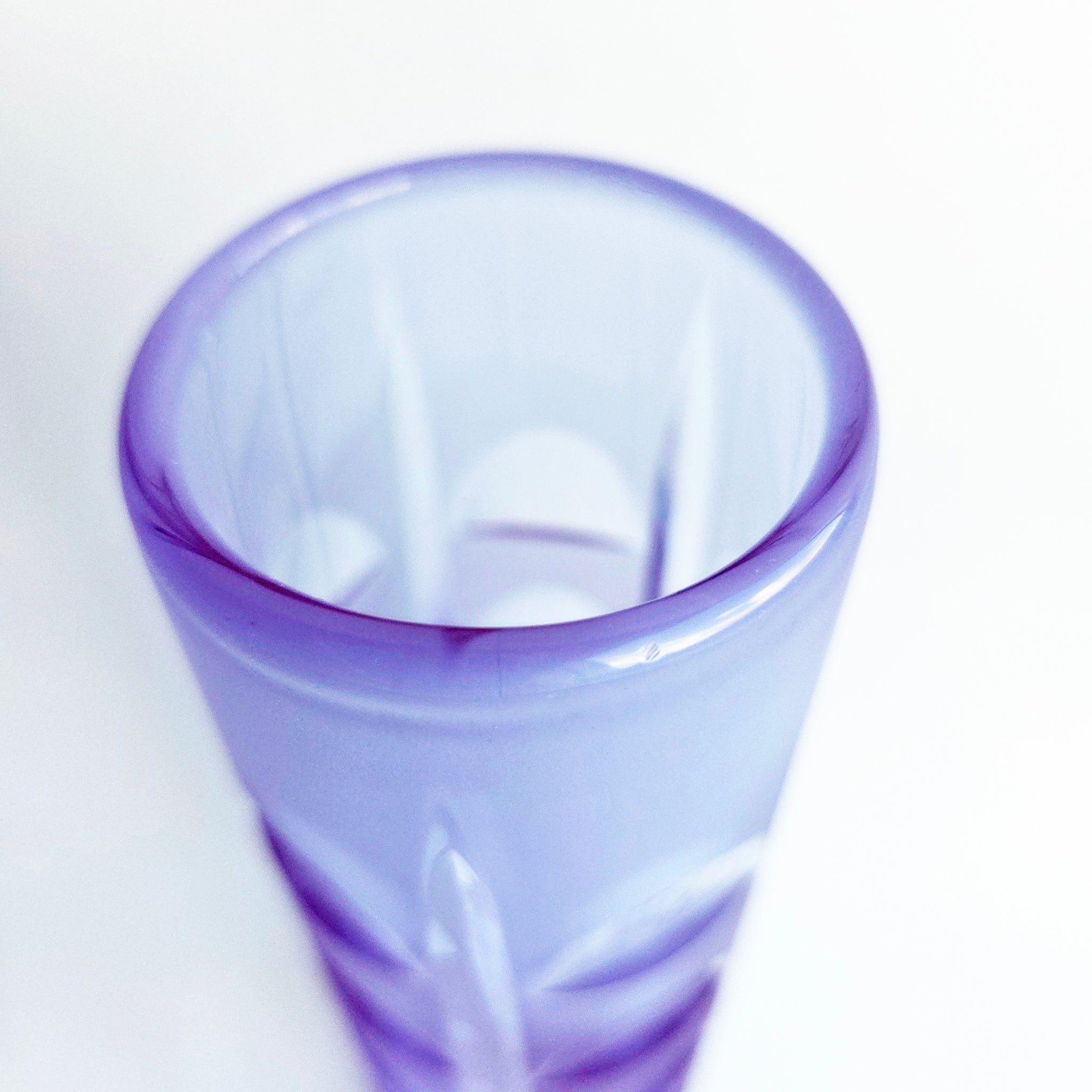 1970s Neodymium art glass vase