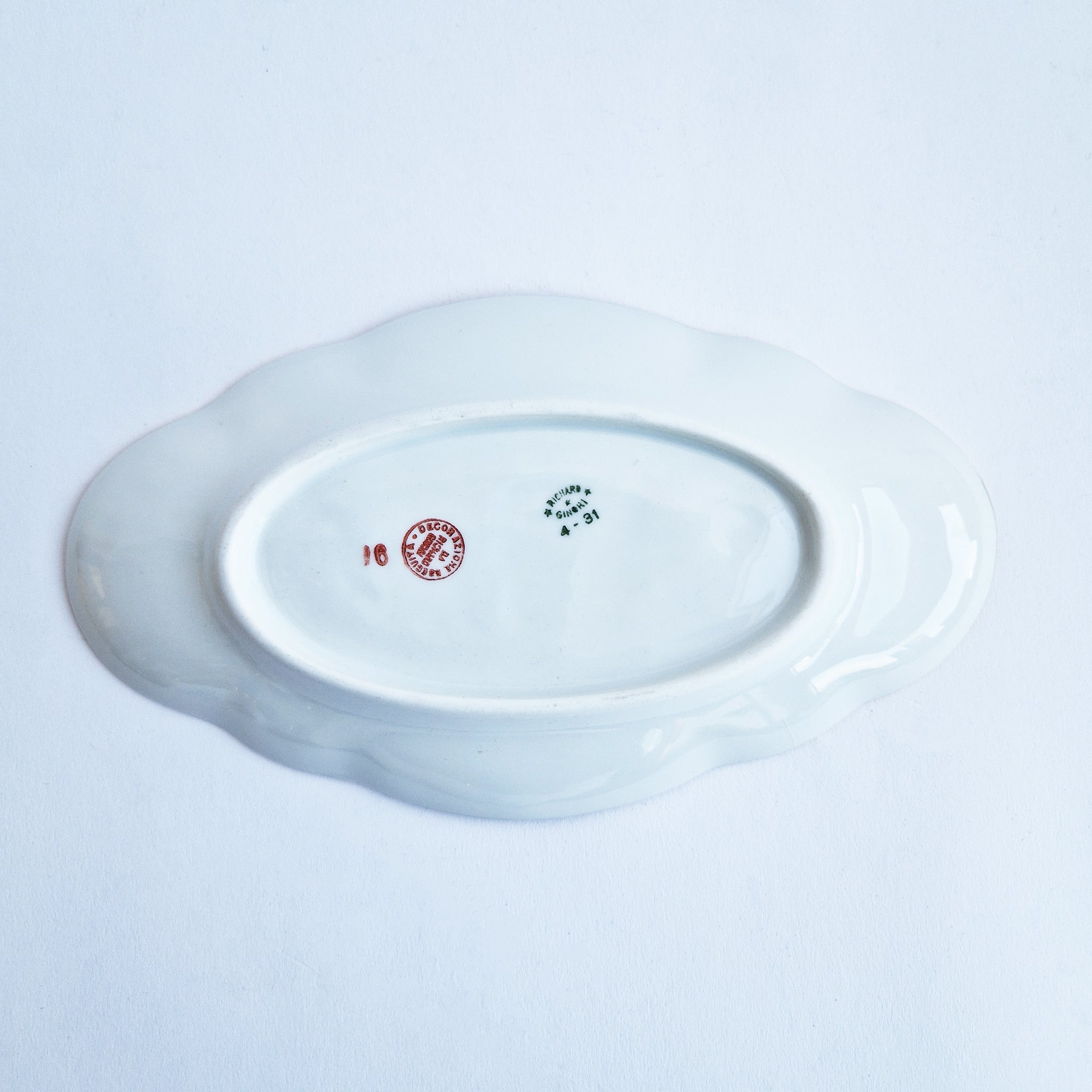 Mid-century porcelain dish by Richard Ginori