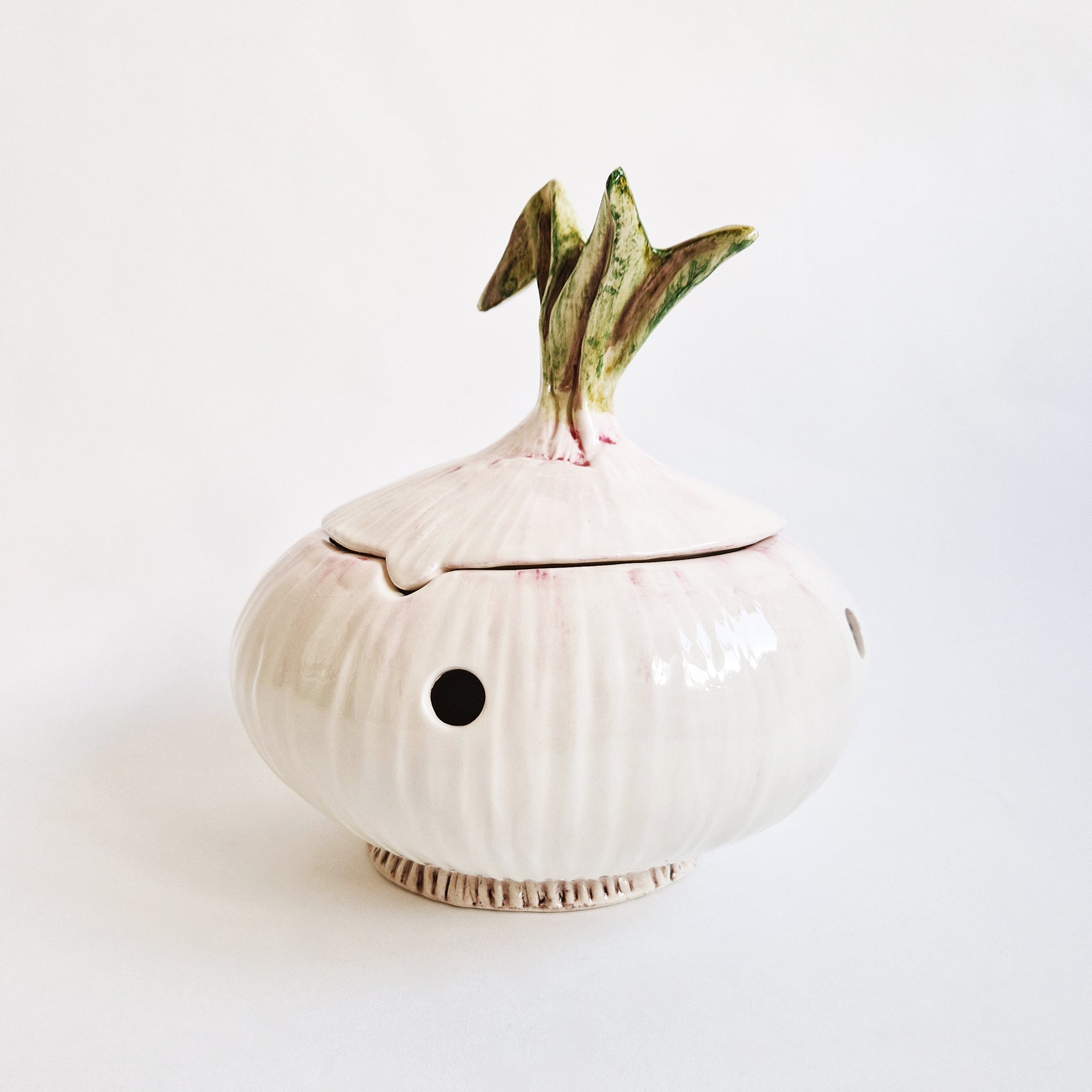 Pre-loved Italian onion pot