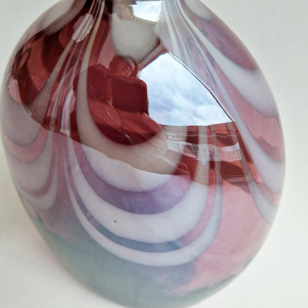 Vintage Italian scalloped lilac glass vase