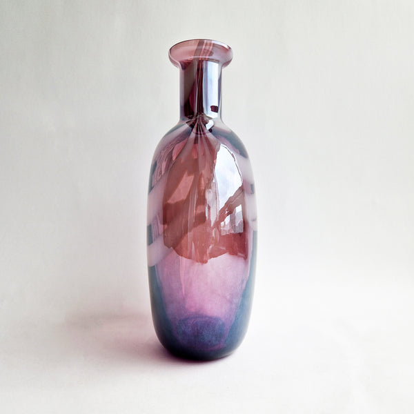 Vintage Italian scalloped lilac glass vase