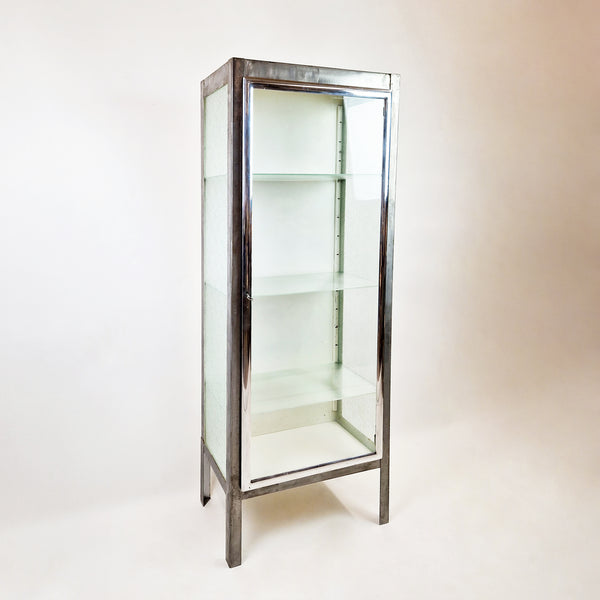 1940s Italian medical cabinet with 3 shelves