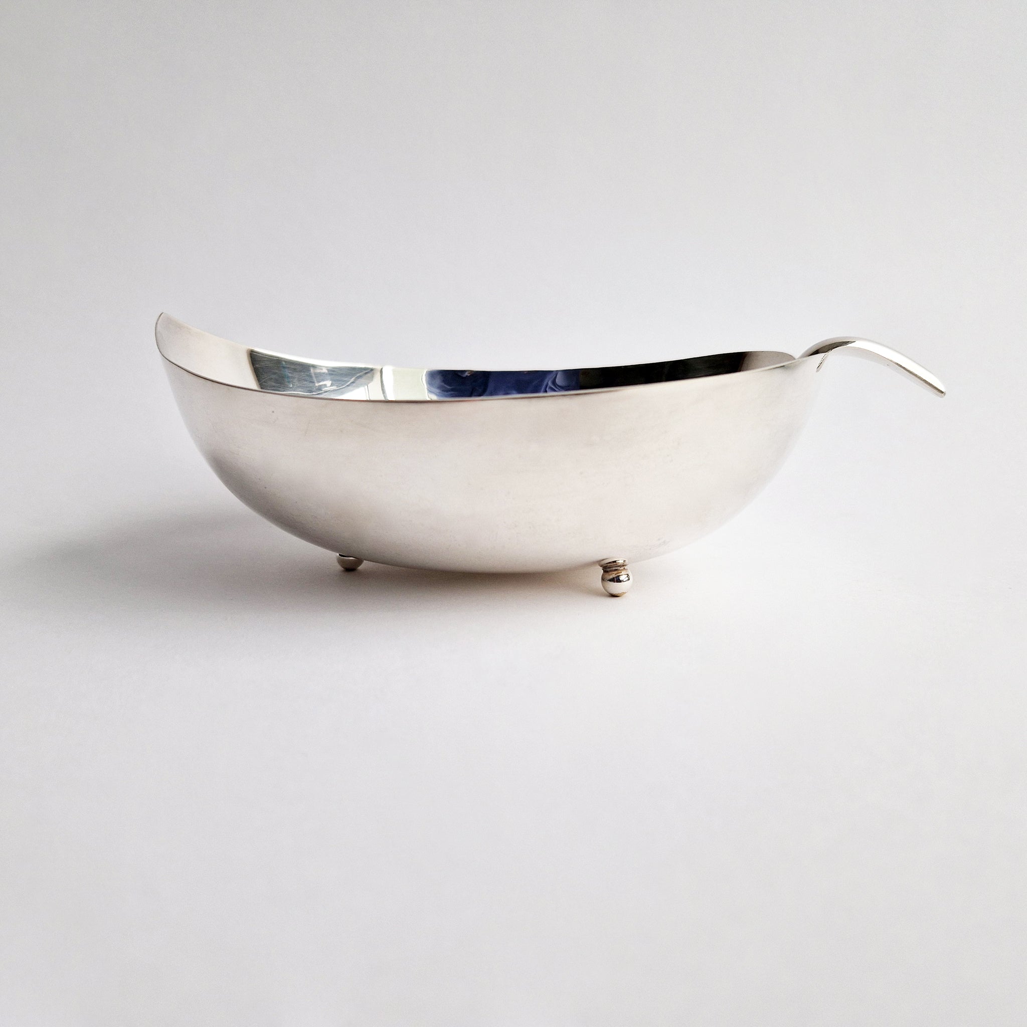 Vintage silver-plated leaf trinket bowl by de Uberti
