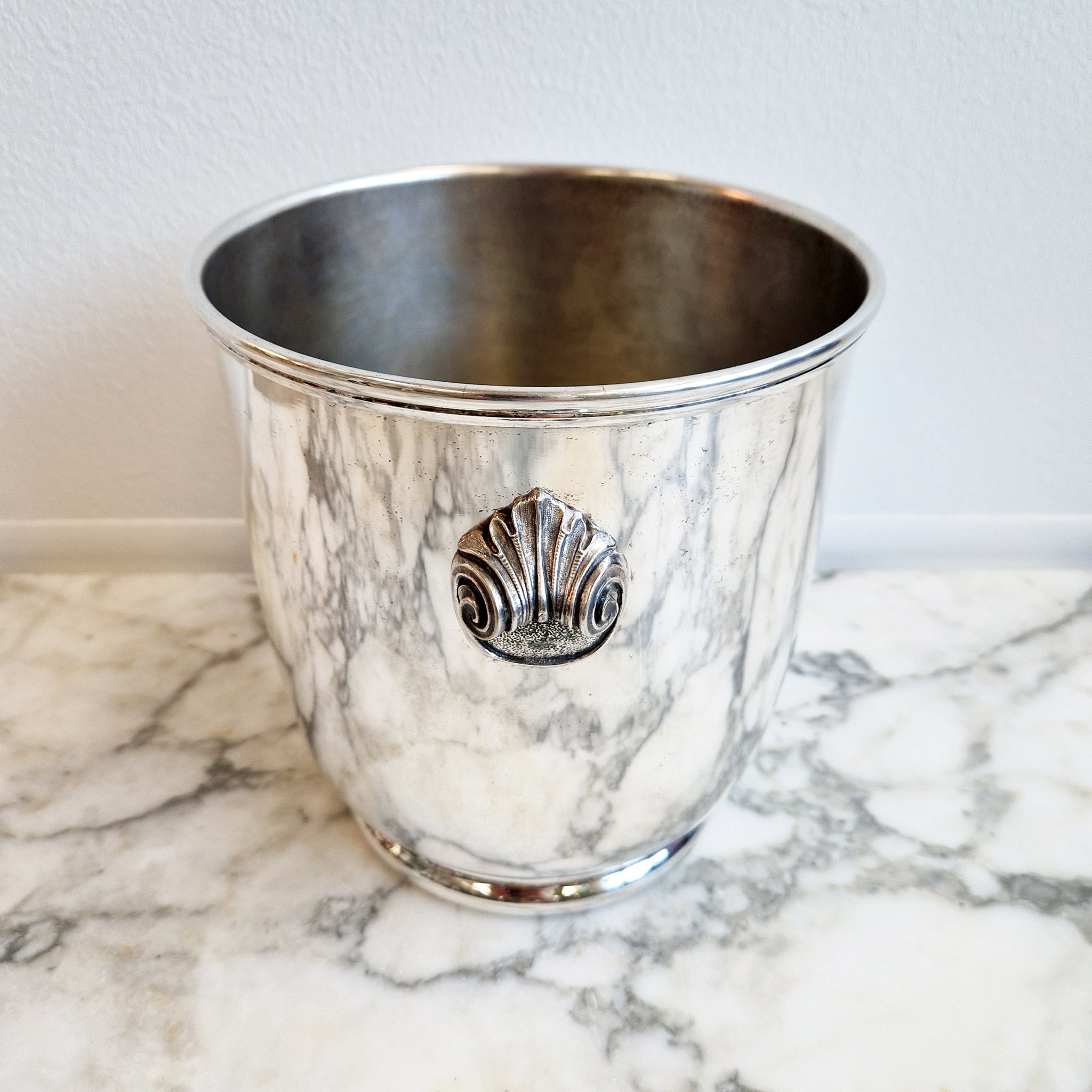 Vintage Italian wine or champagne cooler