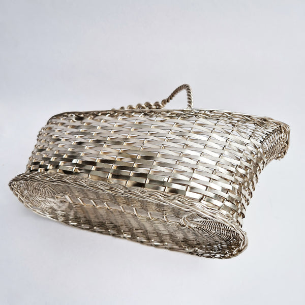 Vintage Italian wine basket