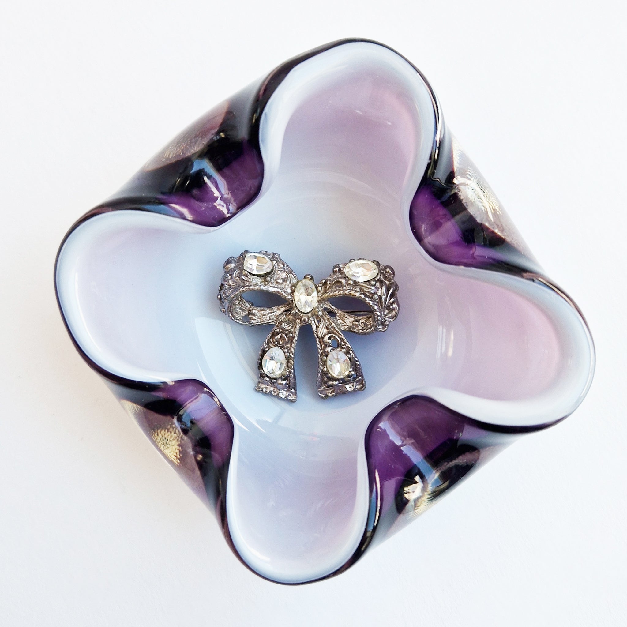 Vintage crystal bow brooch