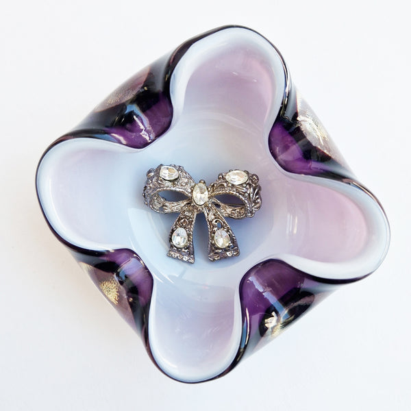Vintage crystal bow brooch