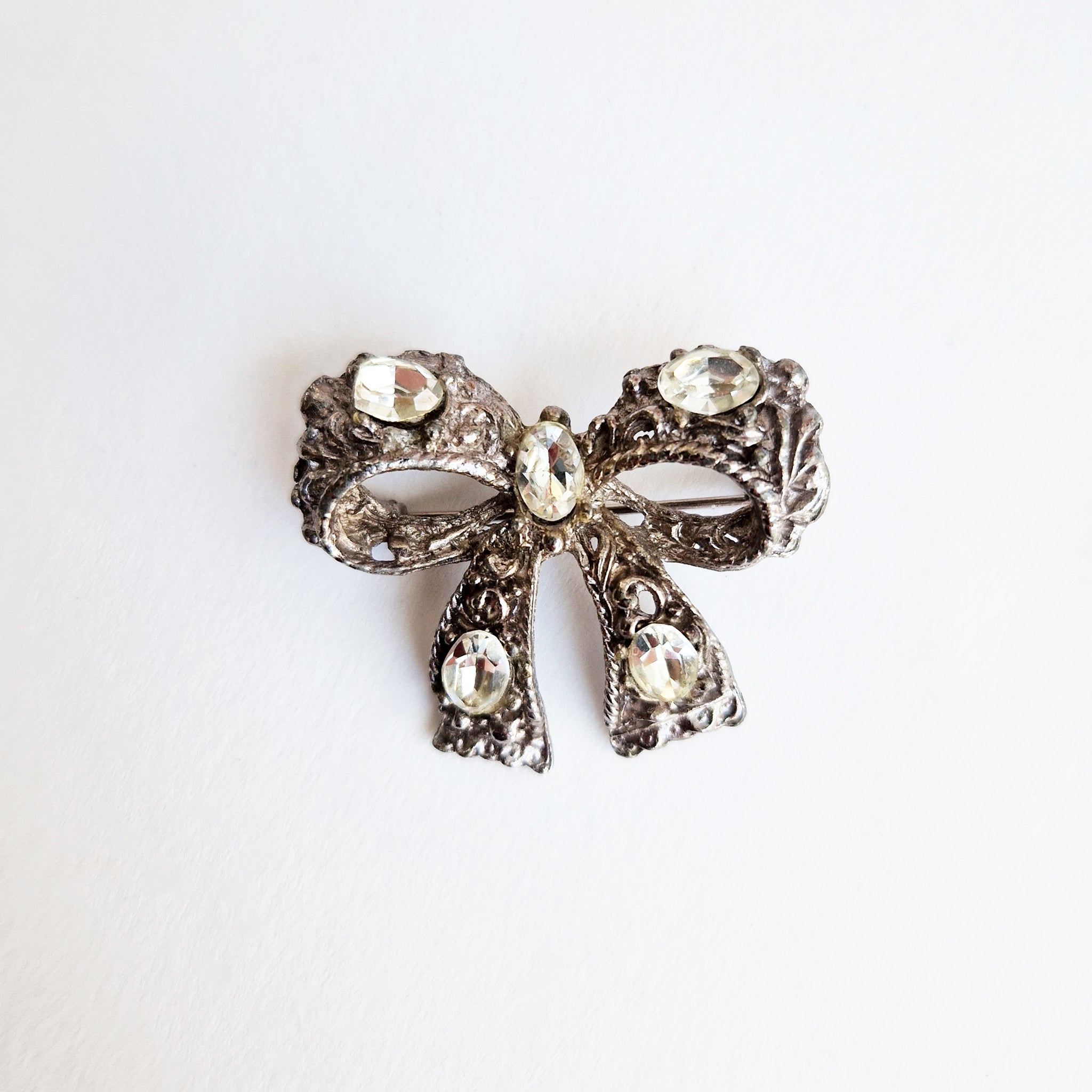 Vintage crystal bow brooch