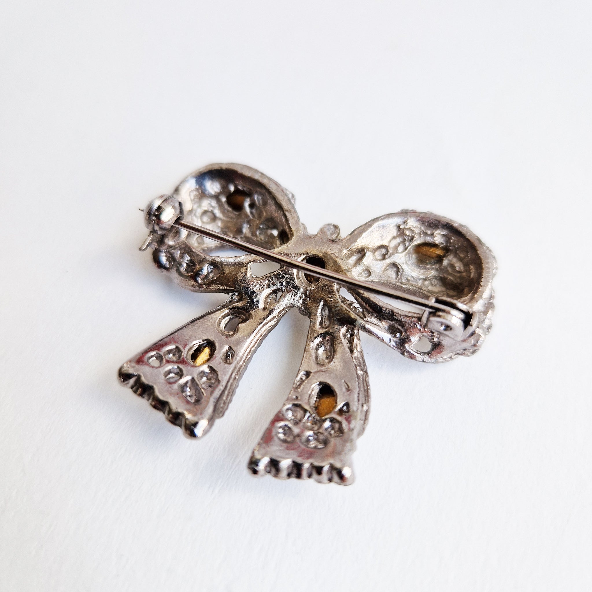 Vintage crystal bow brooch