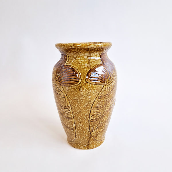 Ceramic vase with kissing fish motif