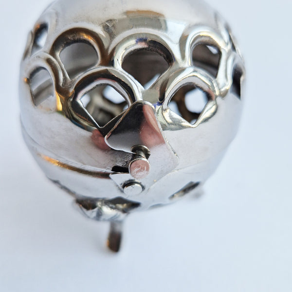 Vintage potpuorri fragrance holder