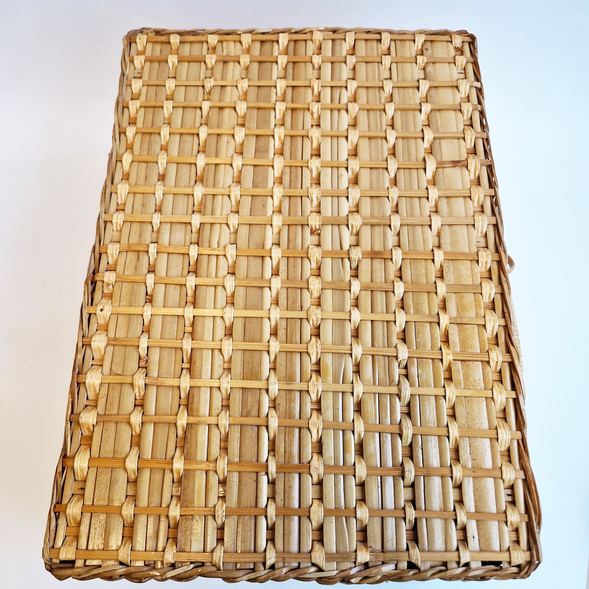 Vintage rattan case
