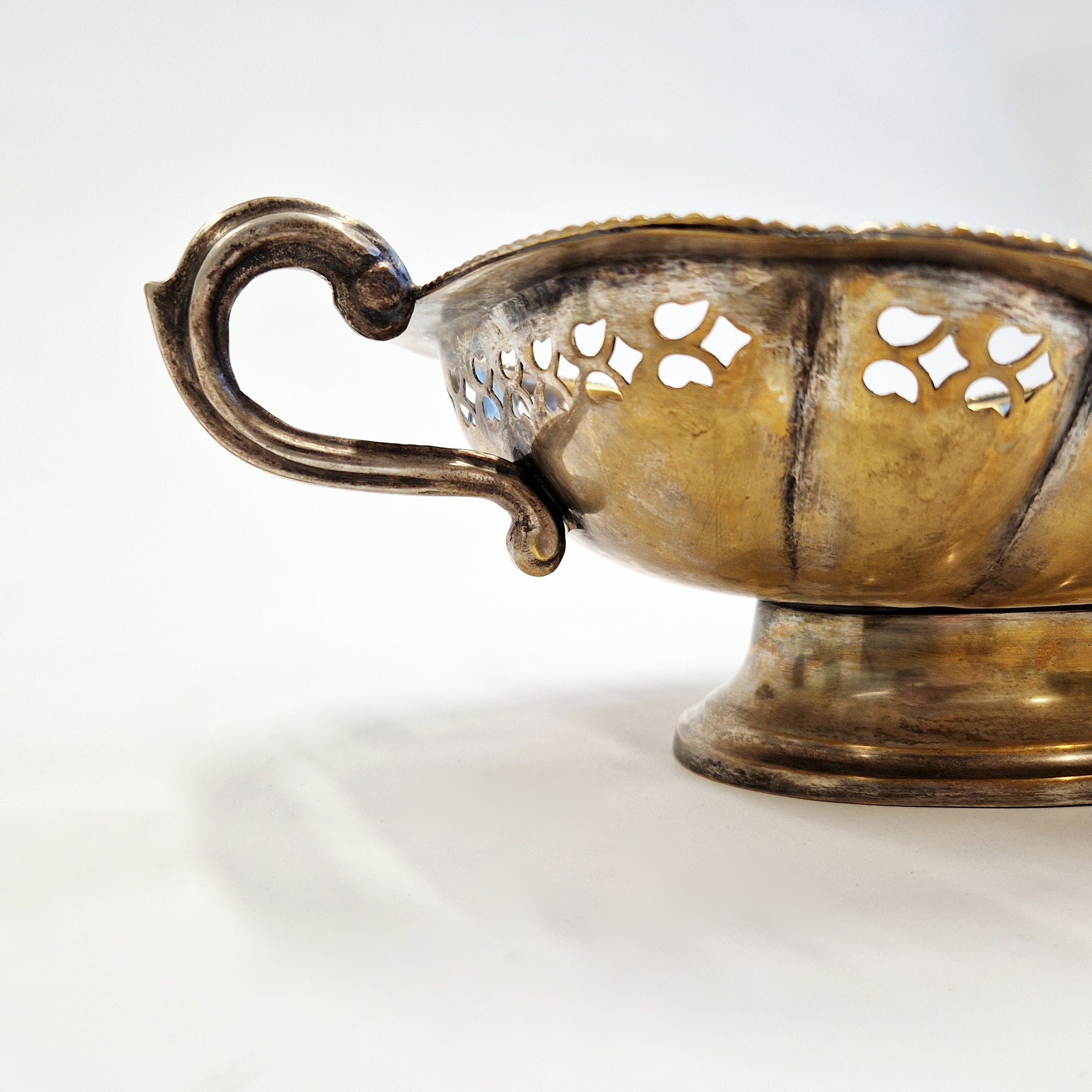 Vintage Italian brass scalloped fruit bowl