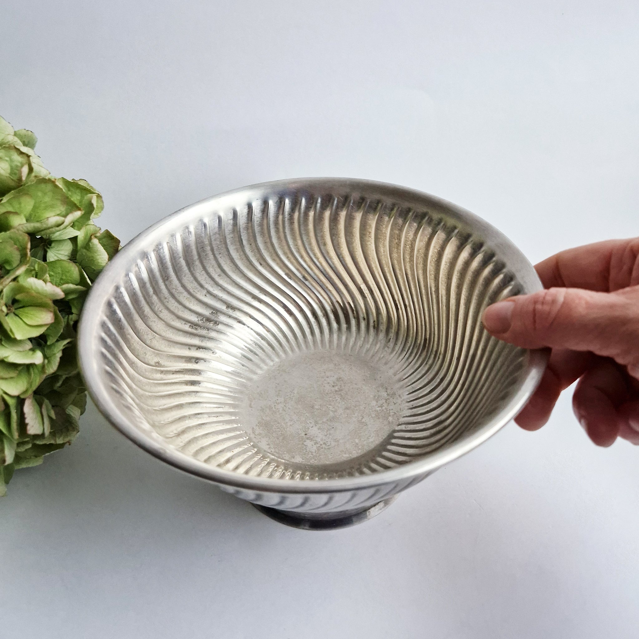 Vintage swirly pedestal fruit bowl