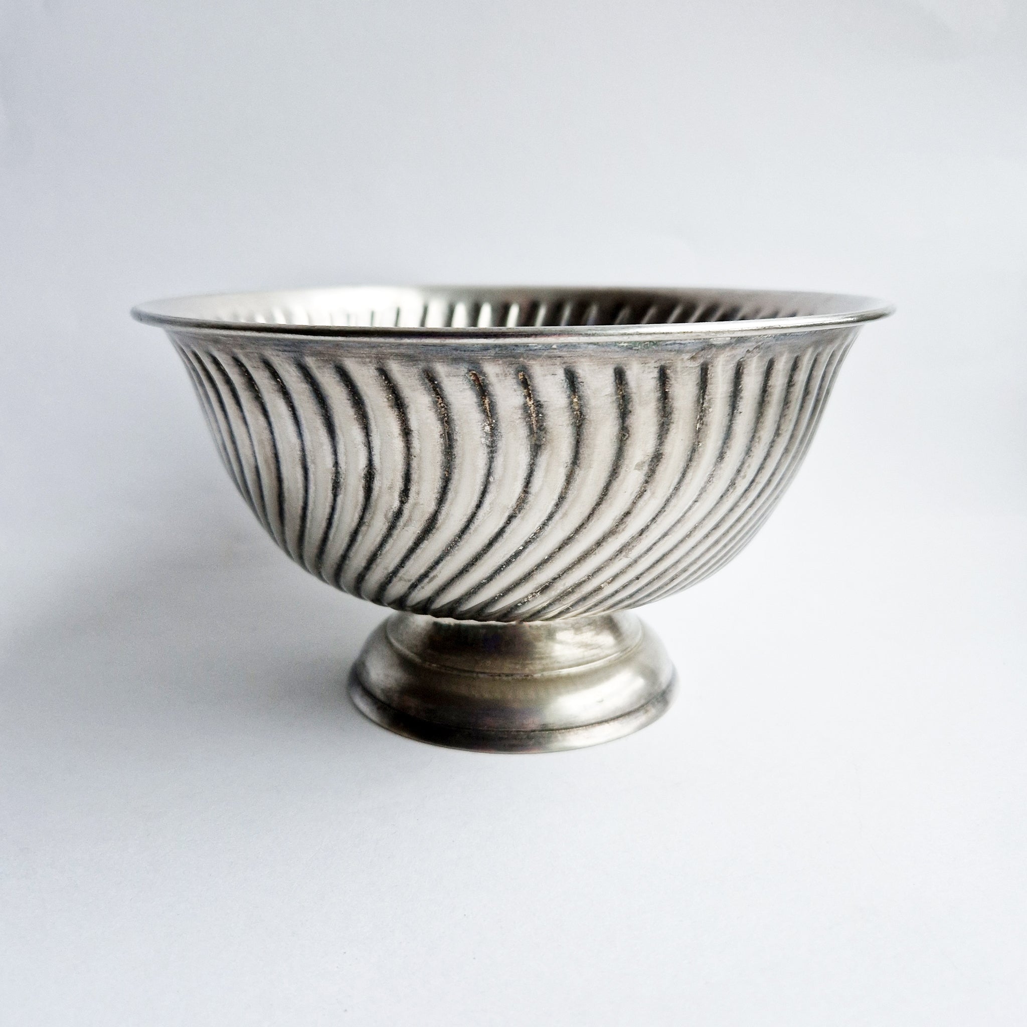 Vintage swirly pedestal fruit bowl