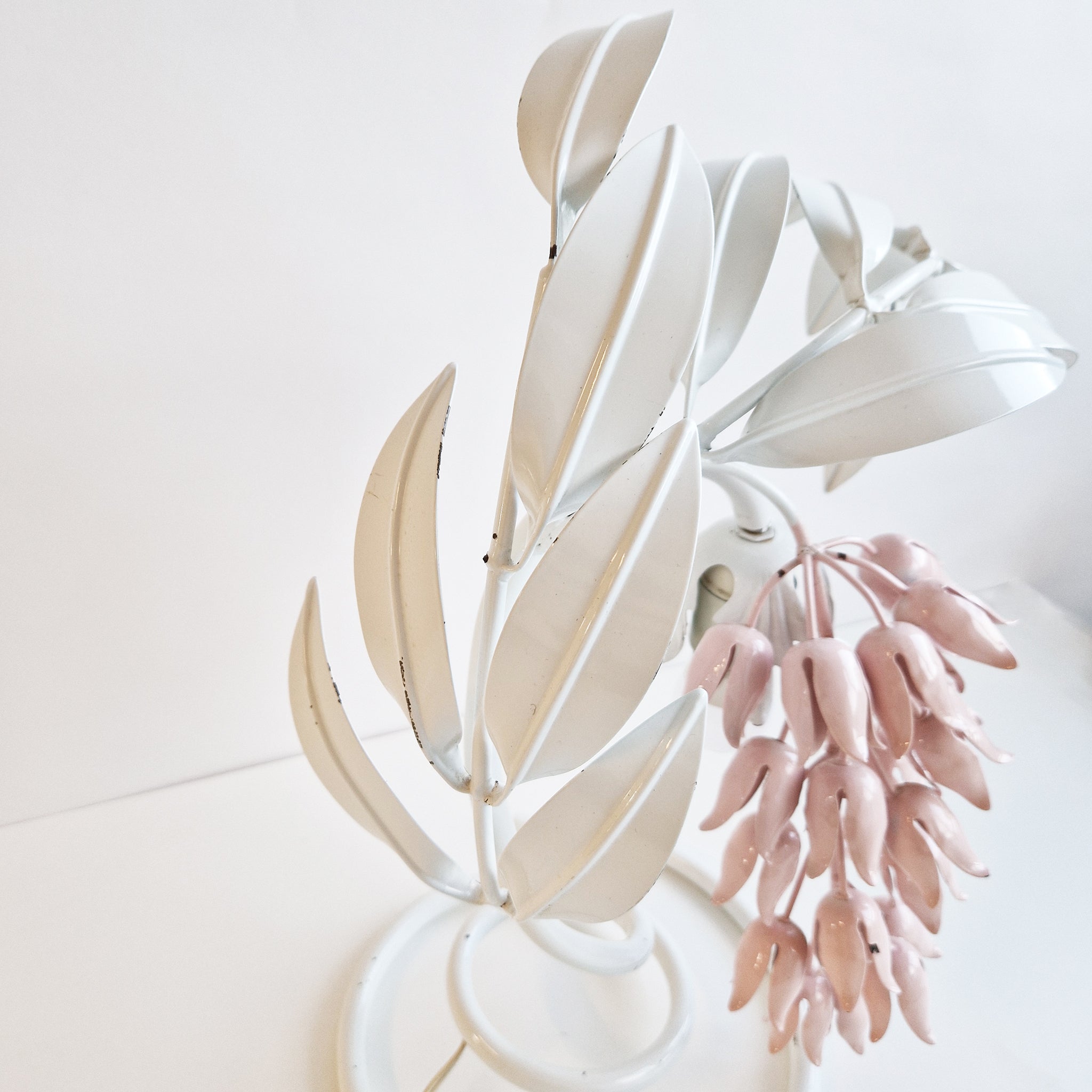 1980s wisteria table lamp by Hans Kögl in pink and white