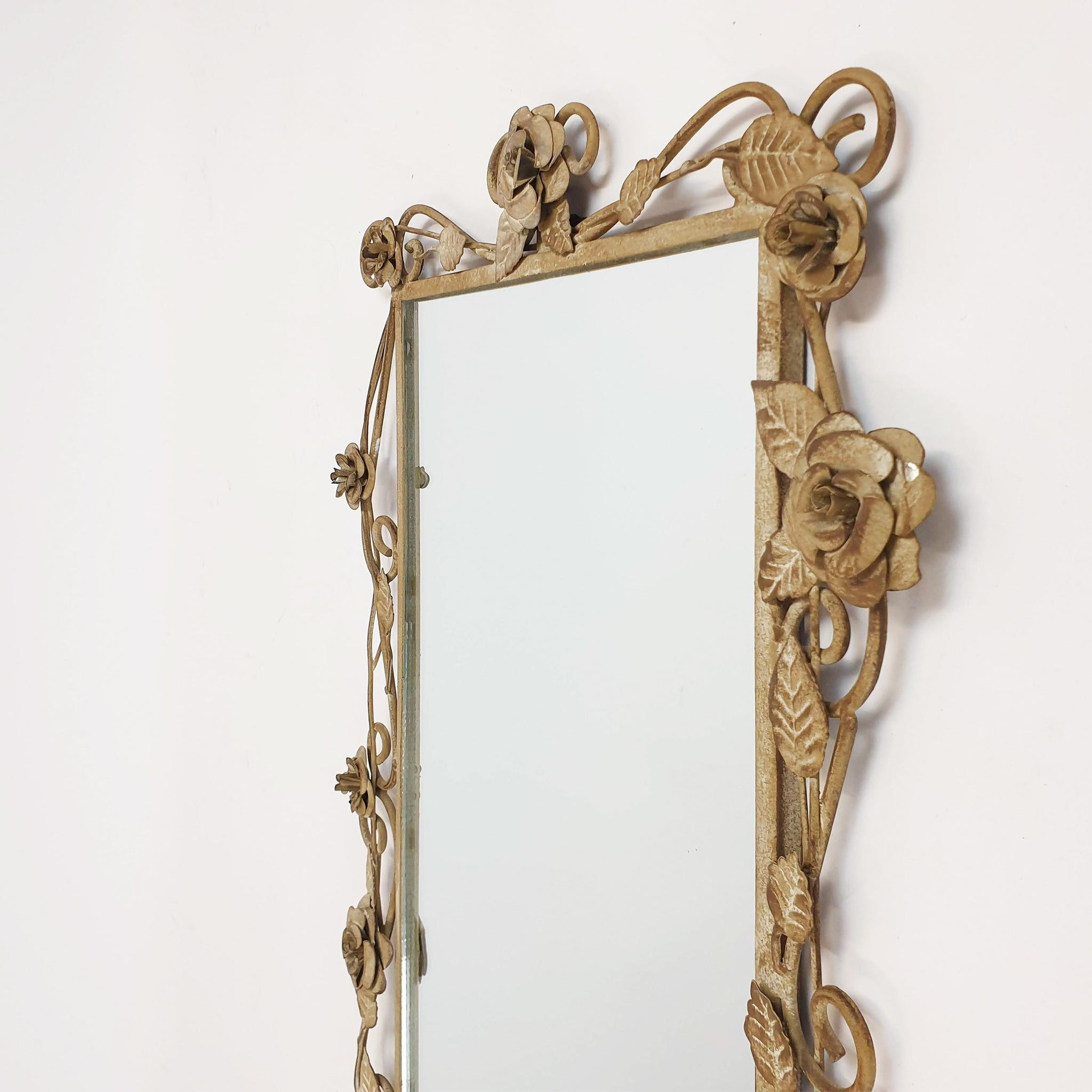 Mid-century Italian mirror with rose décor
