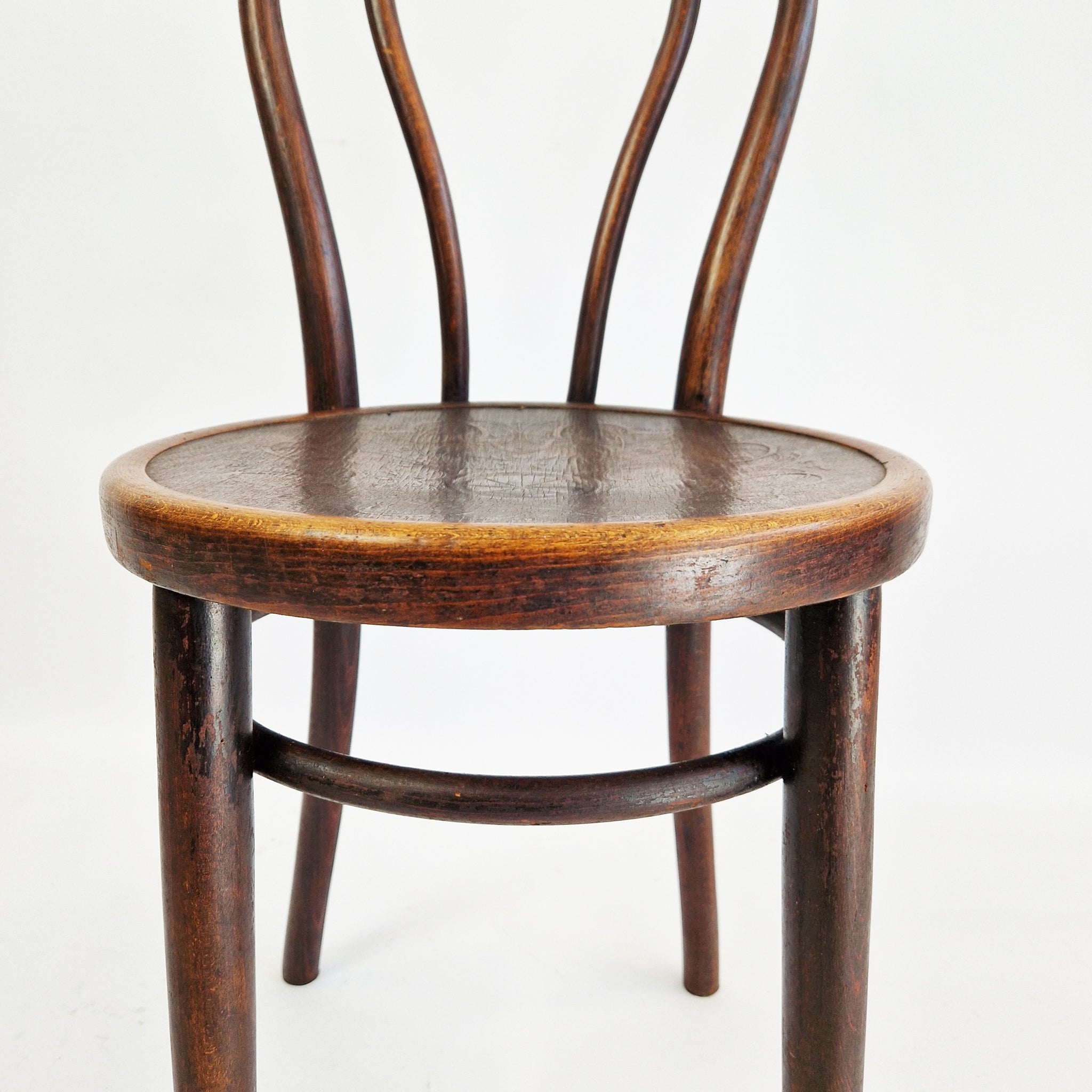 Antique Thonet chair model No.18