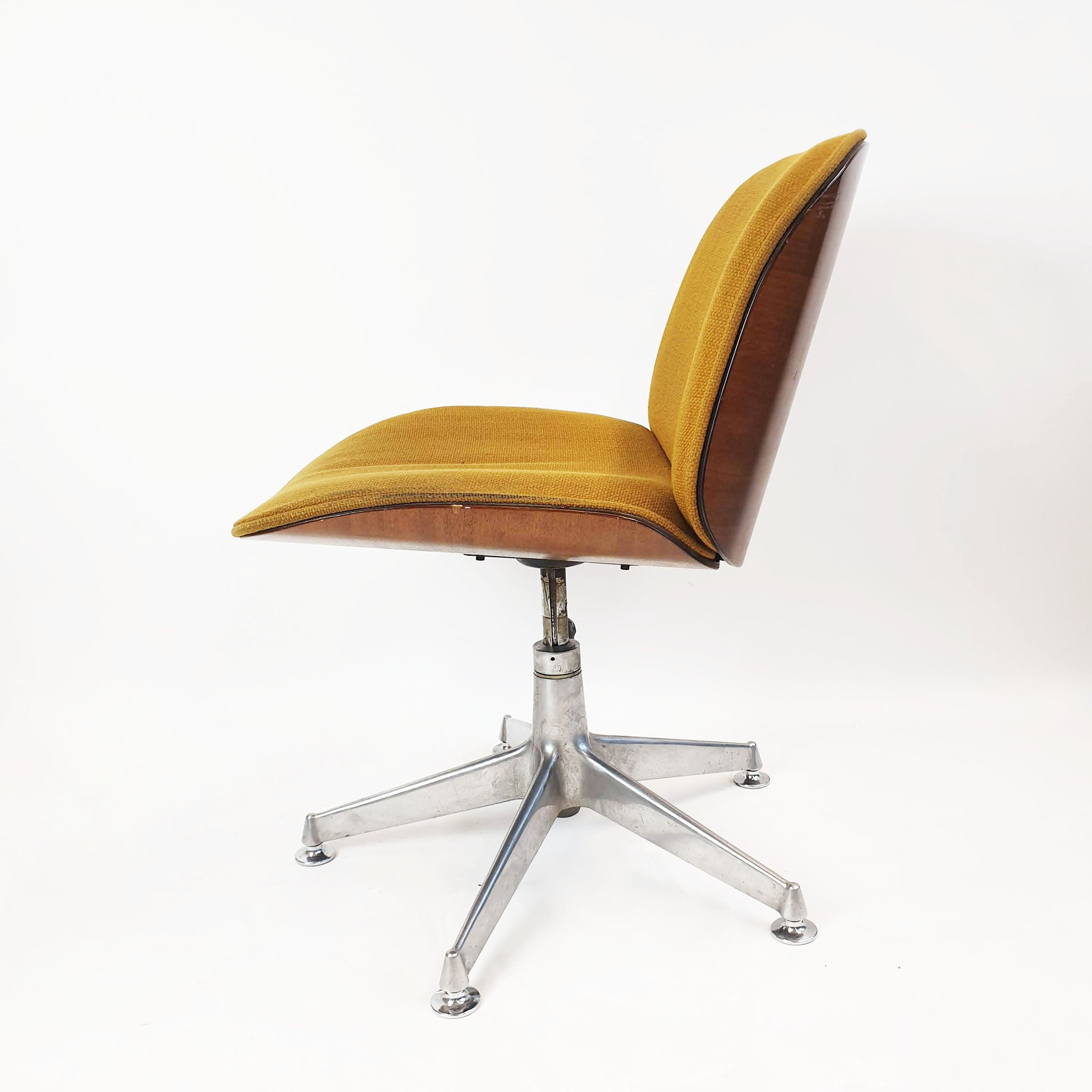 1960s office chair designed by Ico Parisi
